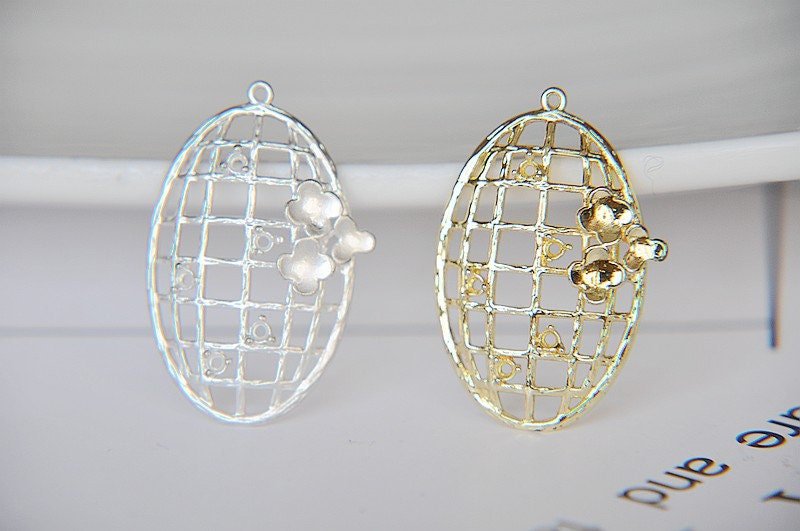 filigree findings  - mesh charms -  - 6 pcs raw Brass plating pendant   finding