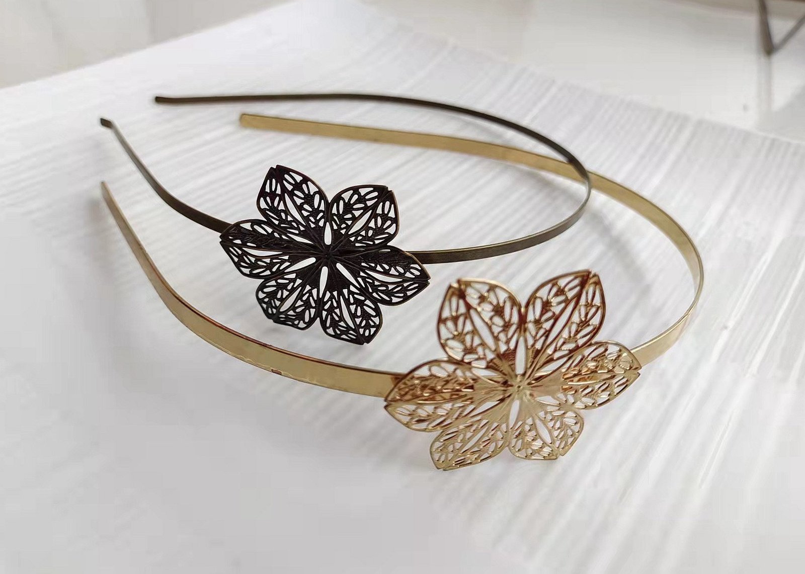 hair head band - 2 pcs raw Brass  plating gold   flower Filigree hairband pendant finding