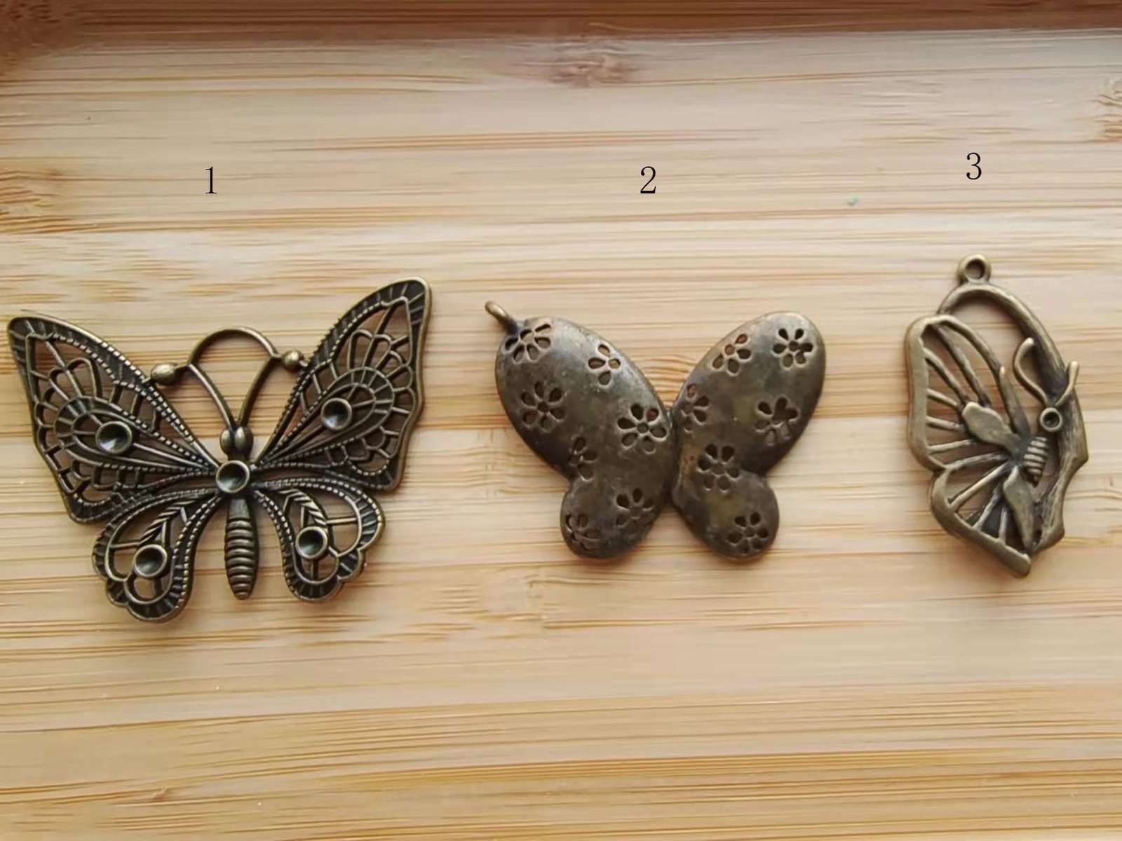 butterfly charms - alloy butterfly - bowknot charm -10 pcs antique bronze  plating butterfly    pendant finding