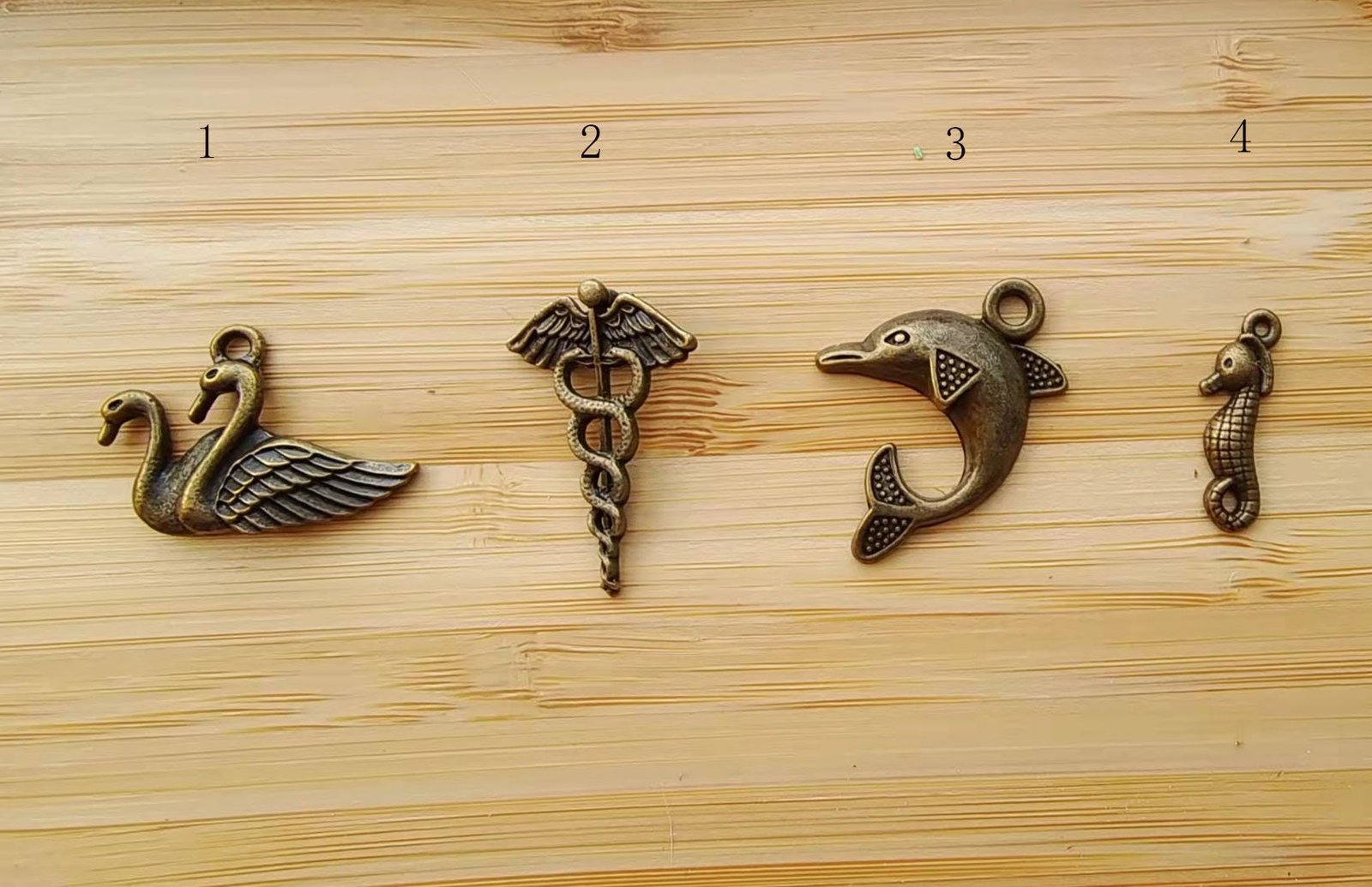 Antique Bronze bird charm pendant-10 pcs antique bronze  plating  swan  pendant finding