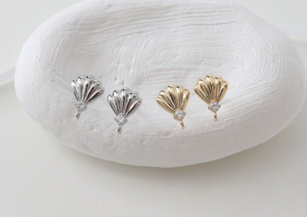 14k gold and Silver Plated  Shell Earring Stud, Small Silver shell Earring studs 4pcs