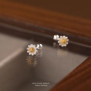 Chrysanthemum Flower Stud Earrings in S 925 Sterling Silver